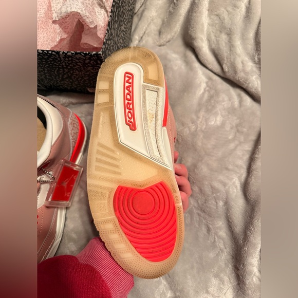 Jordan Women's Retro 3’s Rust Pink - Picture 3 of 8